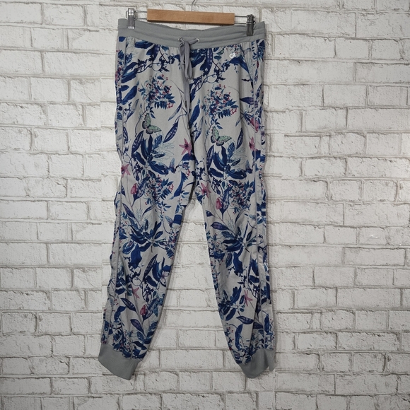 GAP Pants - EUC✨GAP FIT gray & blue floral printed joggers